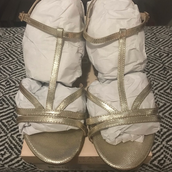 Paradox London Tessa champagne shimmer print, new in box, 9.5W $75 - Picture 7 of 9